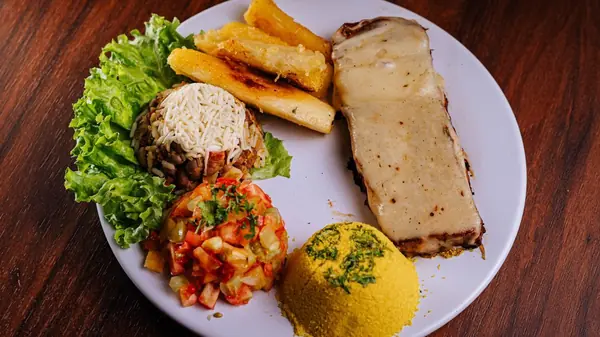 Qual a melhor gastronomia escondida em Tremembé?