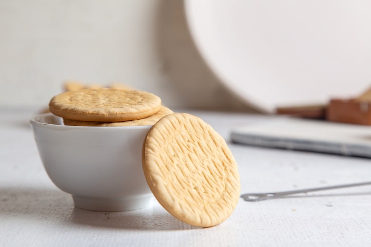 A Transição Técnica para uma Dieta Sem Lactose: Guia Completo para Identificação de Fontes Ocultas, com Foco em Biscoitos e Produtos Industrializados